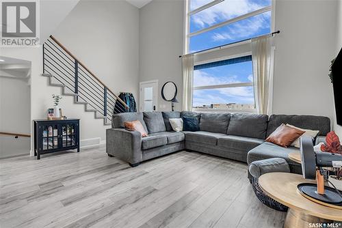 326 Mcfaull Crescent, Saskatoon, SK - Indoor Photo Showing Living Room