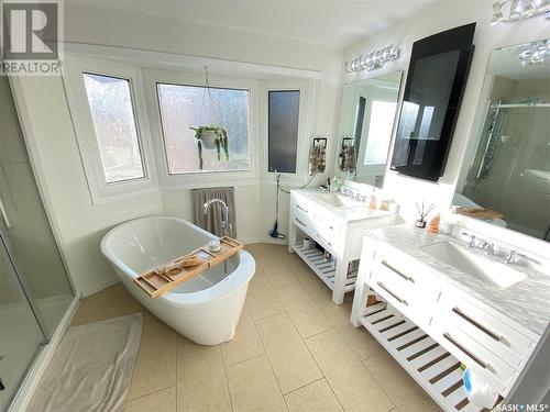 6 Windfield Place, Yorkton, SK - Indoor Photo Showing Bathroom