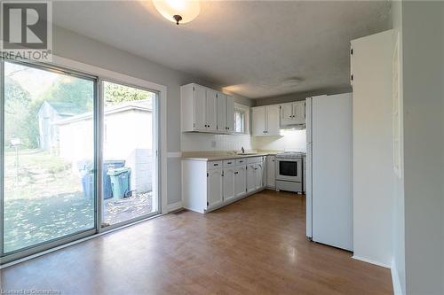 112 Vancouver Drive, Guelph, ON - Indoor Photo Showing Kitchen