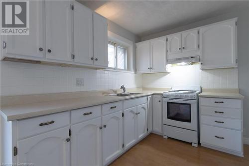 112 Vancouver Drive, Guelph, ON - Indoor Photo Showing Kitchen