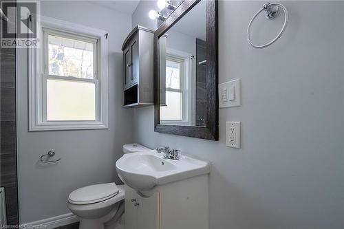 112 Vancouver Drive, Guelph, ON - Indoor Photo Showing Bathroom