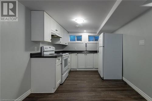 112 Vancouver Drive, Guelph, ON - Indoor Photo Showing Kitchen