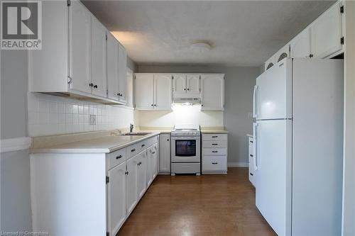 112 Vancouver Drive, Guelph, ON - Indoor Photo Showing Kitchen