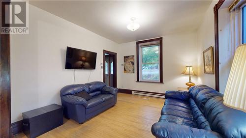 4 Main, Gore Bay, ON - Indoor Photo Showing Living Room