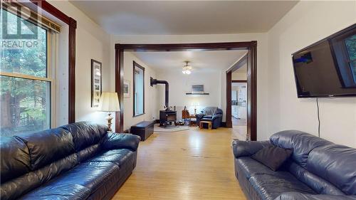 4 Main, Gore Bay, ON - Indoor Photo Showing Living Room