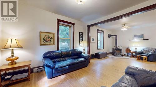 4 Main, Gore Bay, ON - Indoor Photo Showing Living Room