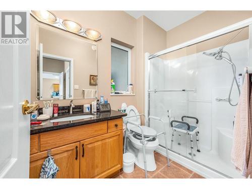 124 Sarsons Road Unit# 85, Vernon, BC - Indoor Photo Showing Bathroom