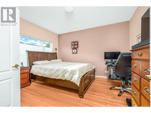 124 Sarsons Road Unit# 85, Vernon, BC - Indoor Photo Showing Bedroom