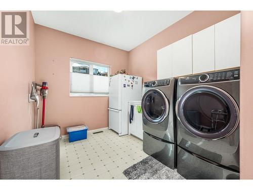 124 Sarsons Road Unit# 85, Vernon, BC - Indoor Photo Showing Laundry Room