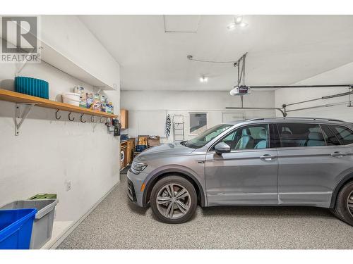 124 Sarsons Road Unit# 85, Vernon, BC - Indoor Photo Showing Garage