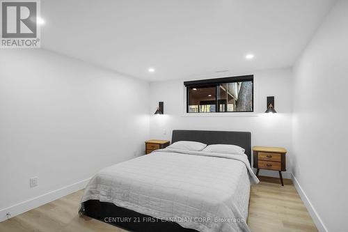 10258 Princess Street, Lambton Shores (Grand Bend), ON - Indoor Photo Showing Bedroom