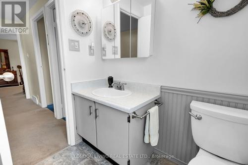 14 Seaforth Court, London, ON - Indoor Photo Showing Bathroom