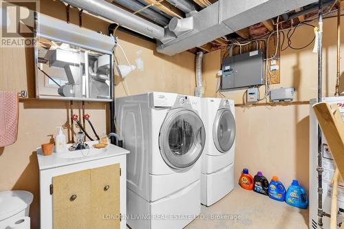 14 Seaforth Court, London, ON - Indoor Photo Showing Laundry Room