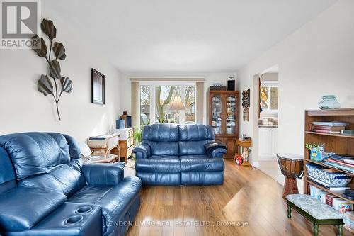 14 Seaforth Court, London, ON - Indoor Photo Showing Living Room