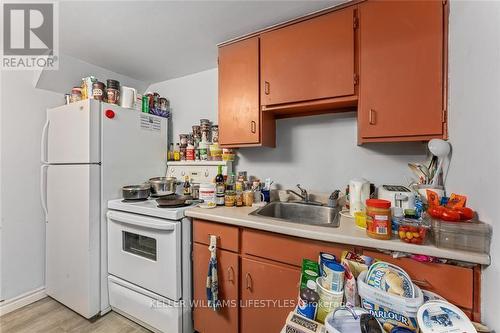 112 Euphemia Street N, Sarnia, ON - Indoor Photo Showing Kitchen