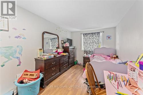 110/112 Euphemia Street N, Sarnia, ON - Indoor Photo Showing Bedroom