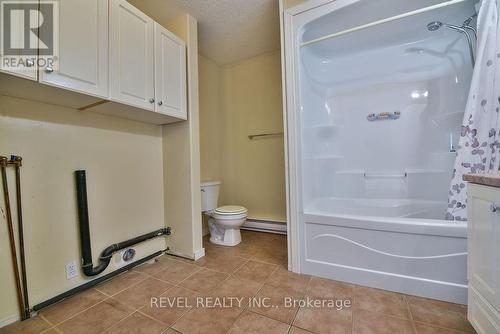 39 Crescent Avenue, Timmins (Algonquin To Jubilee), ON - Indoor Photo Showing Bathroom