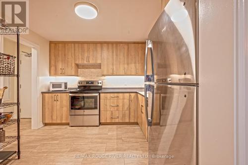 209 - 26 Spencer Street E, Cobourg, ON - Indoor Photo Showing Kitchen