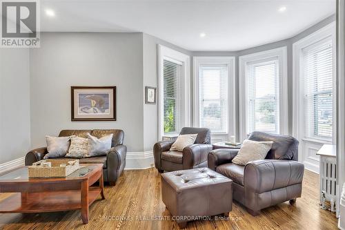 1878 Keene Road, Otonabee-South Monaghan, ON - Indoor Photo Showing Living Room