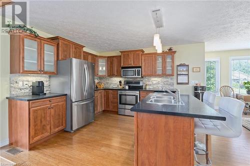 414 4Th Street S, Hanover, ON - Indoor Photo Showing Kitchen With Double Sink