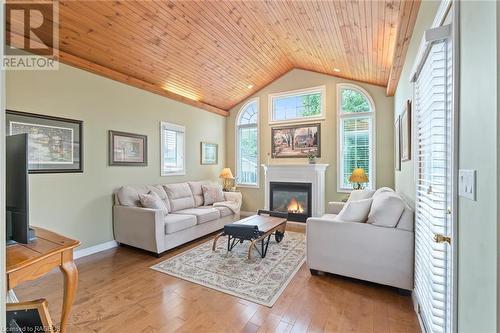 414 4Th Street S, Hanover, ON - Indoor Photo Showing Living Room With Fireplace