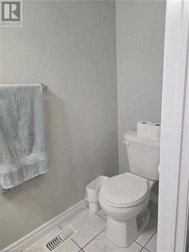 145 Hollybrook Trail, Kitchener, ON - Indoor Photo Showing Bathroom