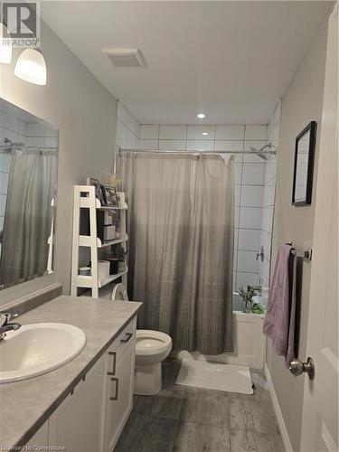 145 Hollybrook Trail, Kitchener, ON - Indoor Photo Showing Bathroom