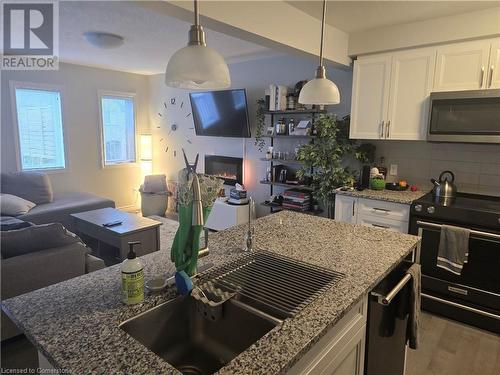 145 Hollybrook Trail, Kitchener, ON - Indoor Photo Showing Kitchen