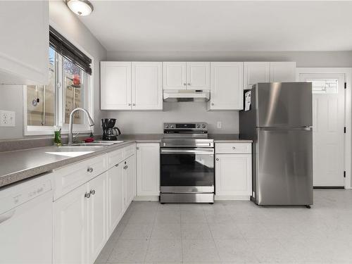 2768 Kingswood Rd, Langford, BC - Indoor Photo Showing Kitchen