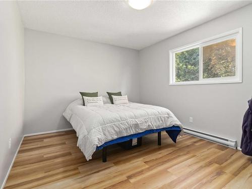 2768 Kingswood Rd, Langford, BC - Indoor Photo Showing Bedroom