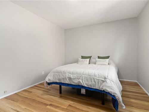 2768 Kingswood Rd, Langford, BC - Indoor Photo Showing Bedroom