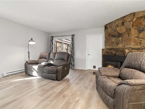 2768 Kingswood Rd, Langford, BC - Indoor Photo Showing Living Room With Fireplace