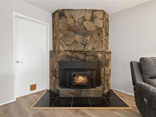 2768 Kingswood Rd, Langford, BC - Indoor Photo Showing Living Room With Fireplace