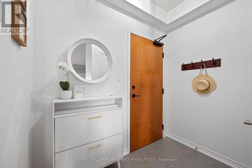 214 - 100 Dean Avenue, Barrie, ON - Indoor Photo Showing Bathroom