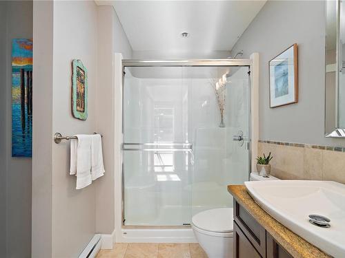 307-1035 Sutlej St, Victoria, BC - Indoor Photo Showing Bathroom