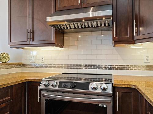 307-1035 Sutlej St, Victoria, BC - Indoor Photo Showing Kitchen