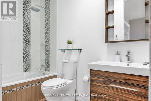 860 Goodwin Road, Mississauga, ON - Indoor Photo Showing Bathroom