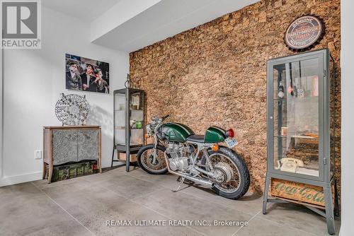 860 Goodwin Road, Mississauga, ON - Indoor Photo Showing Garage