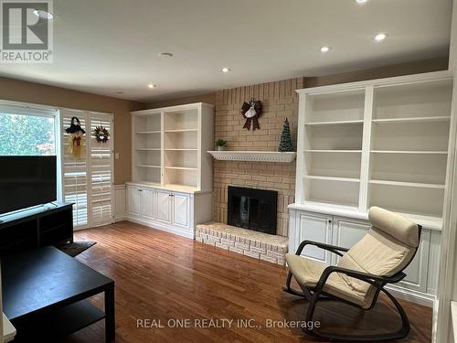 3944 Glamis Court, Mississauga, ON - Indoor With Fireplace