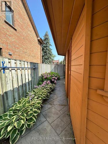 3944 Glamis Court, Mississauga, ON - Outdoor With Exterior