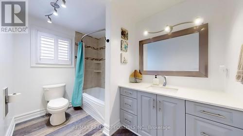 61 Braidwood Lake Road, Brampton, ON - Indoor Photo Showing Bathroom