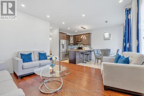 1519 Farmstead Drive, Milton, ON - Indoor Photo Showing Living Room