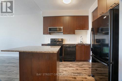 2202 - 125 Village Green Square, Toronto, ON - Indoor Photo Showing Kitchen