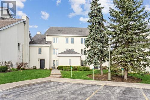 218 - 120 Fairway Court, Blue Mountains, ON - Outdoor