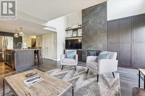 218 - 120 Fairway Court, Blue Mountains, ON - Indoor Photo Showing Living Room