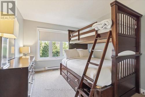 218 - 120 Fairway Court, Blue Mountains, ON - Indoor Photo Showing Bedroom