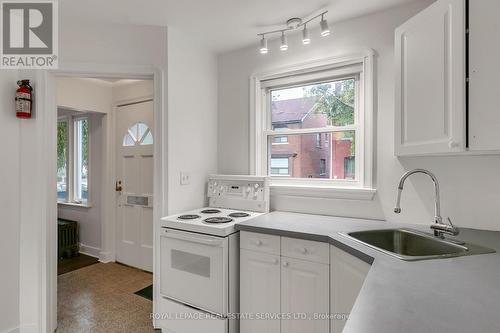 150 Hamilton Street, Toronto, ON - Indoor Photo Showing Kitchen