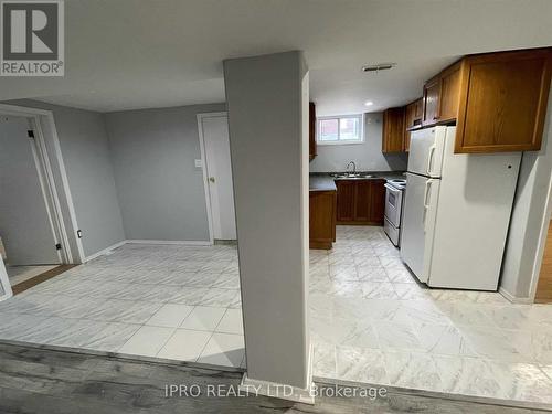 Bsmt - 26 Frolick Crescent, Toronto, ON - Indoor Photo Showing Kitchen