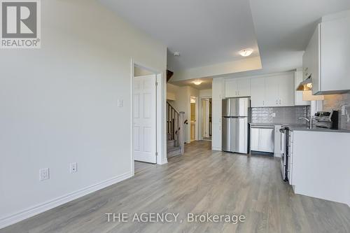 329 - 2787 Eglinton Avenue E, Toronto, ON - Indoor Photo Showing Kitchen