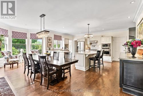 2 Deerfoot Drive, Uxbridge, ON - Indoor Photo Showing Dining Room